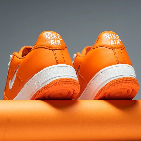 NIB Nike Men\'s Air Force 1 Low Retro Jewel FJ1044-800 Orange main image 9